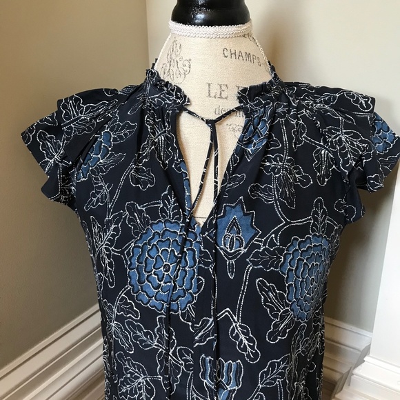 Charlotte Brody Top Shirt Womens XS Black Blue Flutter Sleeve Floral Print Silk - Picture 5 of 12
